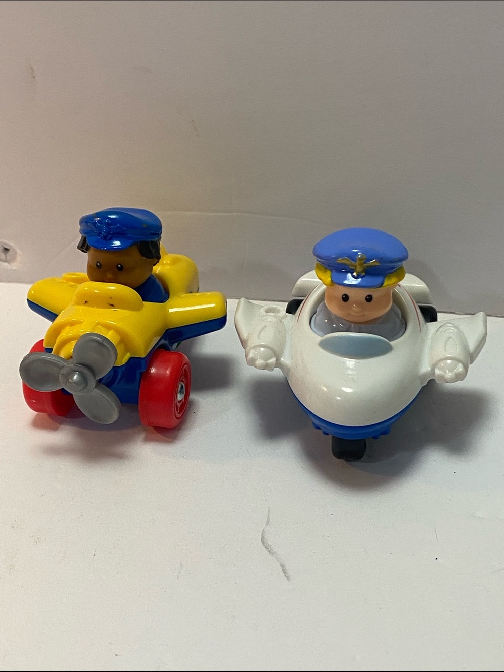 Fisher-Price Little People Wheelies airplanes x2